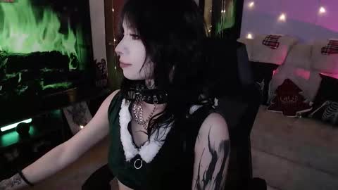 Snapshot of liaa_rodriguezz chatting on 17, 12, 2025 Liaa online show from 17, 12, 2025