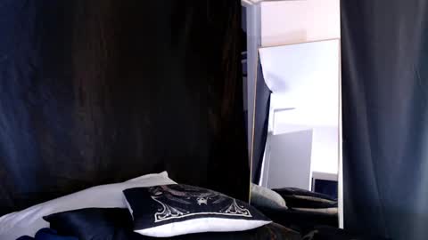 Snapshot of liadivina chatting on 10, 2, 2025 Lia Divina online show from 10, 2, 2025