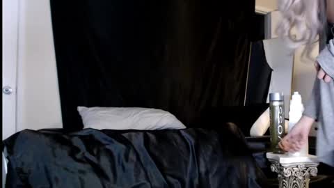 Snapshot of liadivina chatting on 27, 2, 2025 Lia Divina online show from 27, 2, 2025