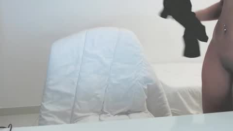 Snapshot of liadivina chatting on 4, 12, 2025 Lia Divina online show from 4, 12, 2025