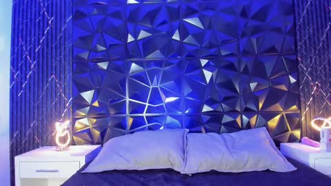 Lia online show from 8, 3, 2025