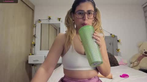 Lia  online show from 21, 2, 2025