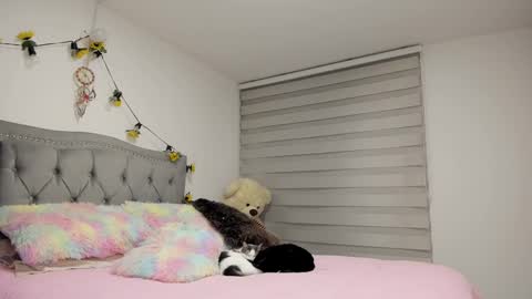 Lia  online show from 10, 3, 2025