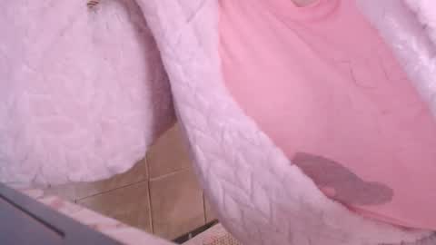 miss Lia  colection for travel online show from 21, 1, 2025