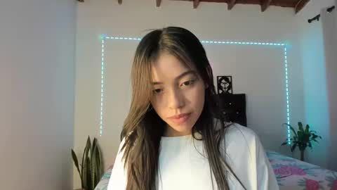 Lia Kent online show from 3, 12, 2024