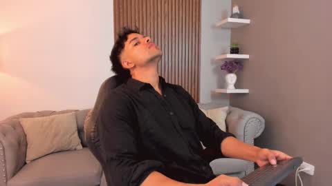 Liam Collins online show from 1, 3, 2025