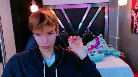 liam_green1 online show from 10, 2, 2026