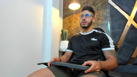 Snapshot of liam_kleiin chatting on 16, 9, 2025 LIAM KLEIN online show from 16, 9, 2025