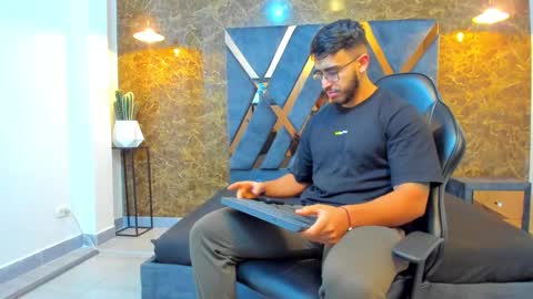 Snapshot of liam_kleiin chatting on 17, 9, 2025 LIAM KLEIN online show from 17, 9, 2025