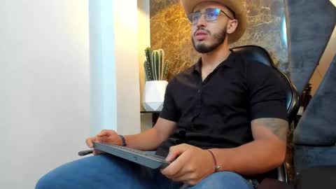 Snapshot of liam_kleiin chatting on 18, 9, 2025 LIAM KLEIN online show from 18, 9, 2025