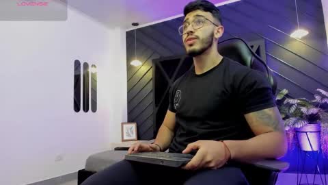 Snapshot of liam_kleiin chatting on 11, 10, 2025 LIAM KLEIN online show from 11, 10, 2025