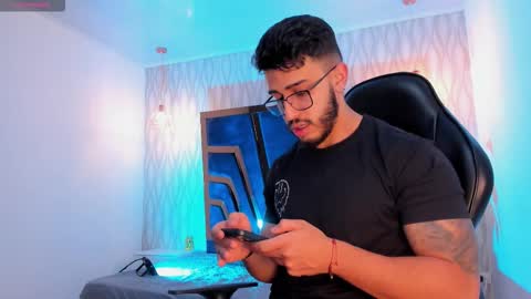 Snapshot of liam_kleiin chatting on 24, 11, 2025 LIAM KLEIN online show from 24, 11, 2025