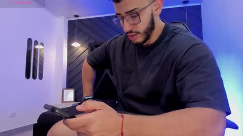 Snapshot of liam_kleiin chatting on 30, 11, 2025 LIAM KLEIN online show from 30, 11, 2025