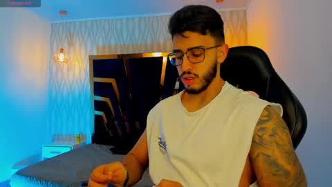 Snapshot of liam_kleiin chatting on 15, 12, 2025 LIAM KLEIN online show from 15, 12, 2025