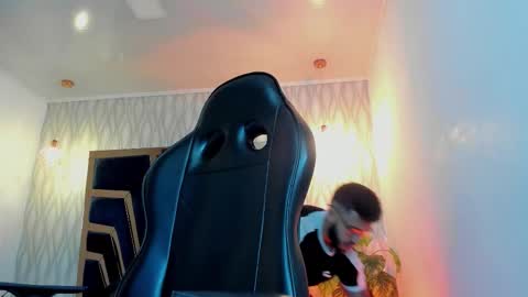 LIAM KLEIN online show from 10, 2, 2026