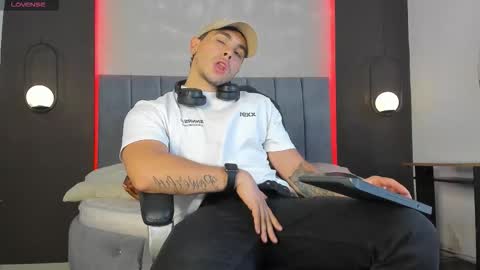 Liam online show from 12, 2, 2026