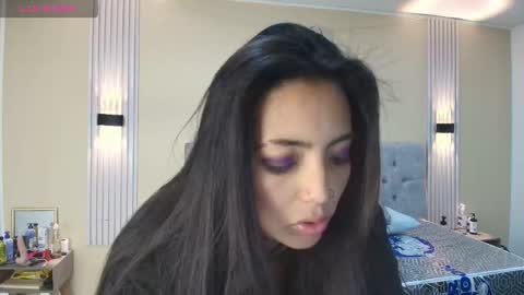 L I A M O N R O E online show from 29, 9, 2025