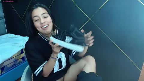 L I A M O N R O E online show from 11, 11, 2025