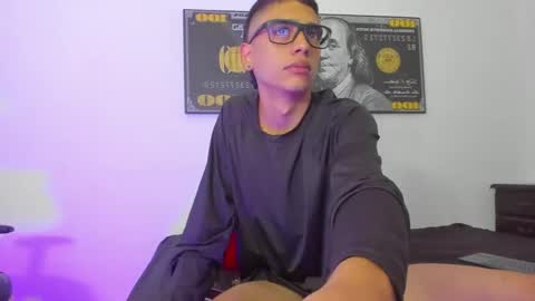 Snapshot of lian_23_ chatting on 17, 12, 2024 online show from 17, 12, 2024