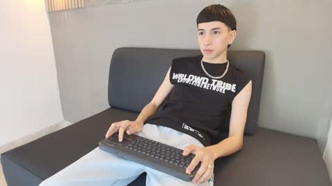 lian_cameron online show from 12, 1, 2026