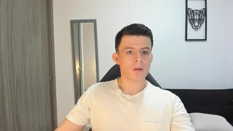 Snapshot of lian_eathan chatting on 18, 10, 2025 lian_eathan online show from 18, 10, 2025