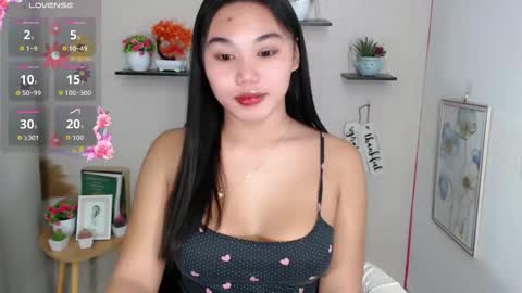 Snapshot of liane_mei chatting on 8, 6, 2026 Liane online show from 8, 6, 2026