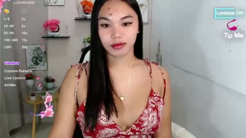 Snapshot of liane_mei chatting on 9, 7, 2026 Liane online show from 9, 7, 2026