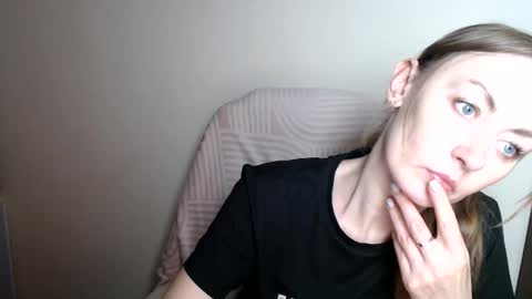 Snapshot of liasais_ chatting on 8, 6, 2026 Lia online show from 8, 6, 2026