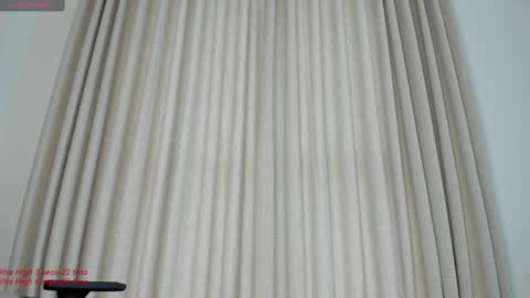 Snapshot of liavee chatting on 25, 12, 2024 Lia online show from 25, 12, 2024