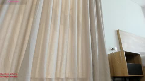 Snapshot of liavee chatting on 8, 2, 2025 Lia online show from 8, 2, 2025