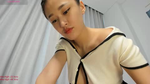 Snapshot of liavee chatting on 17, 2, 2025 Lia online show from 17, 2, 2025