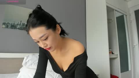 Snapshot of liavee chatting on 25, 11, 2025 Lia online show from 25, 11, 2025