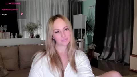 Snapshot of libby_nora chatting on 10, 1, 2025 Libby online show from 10, 1, 2025