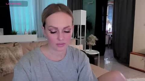 Snapshot of libby_nora chatting on 1, 2, 2025 Libby online show from 1, 2, 2025