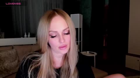 Snapshot of libby_nora chatting on 4, 3, 2025 Libby online show from 4, 3, 2025