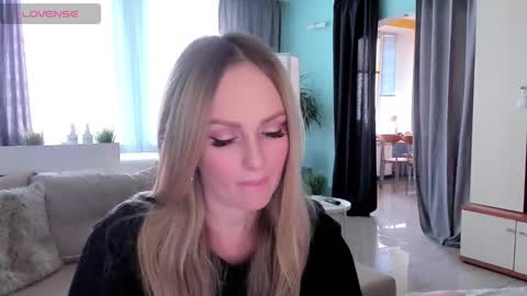 Snapshot of libby_nora chatting on 11, 3, 2025 Libby online show from 11, 3, 2025