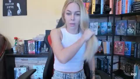 Snapshot of library_girl chatting on 1, 12, 2025 Anna online show from 1, 12, 2025