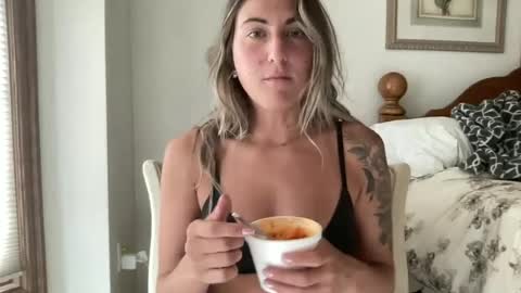 lickmealloverr online show from 15, 7, 2026