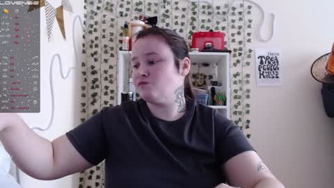 light_lunaa online show from 1, 2, 2025