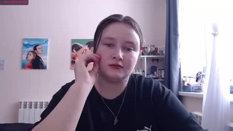 light_lunaa online show from 6, 3, 2025