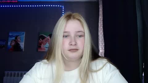 light_lunaa online show from 19, 10, 2025