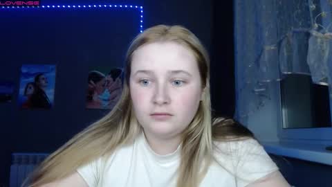 light_lunaa online show from 24, 10, 2025