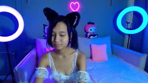 Lihn Pham online show from 14, 12, 2025