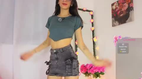 Snapshot of liiaa__7 chatting on 7, 7, 2026 liiaa online show from 7, 7, 2026