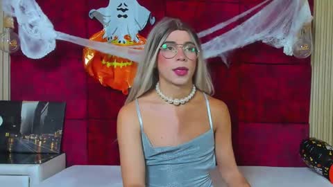 Snapshot of liiacollins chatting on 27, 10, 2025 liiacollins online show from 27, 10, 2025