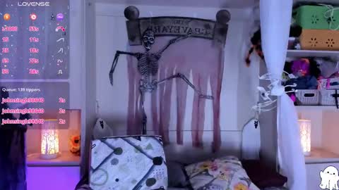 Snapshot of liiavega chatting on 23, 10, 2025 online show from 23, 10, 2025