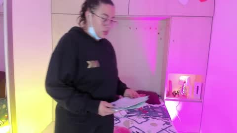 Snapshot of liiavega chatting on 24, 10, 2025 online show from 24, 10, 2025