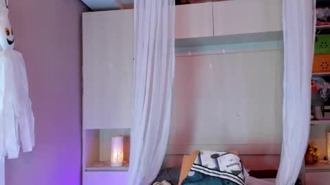         online show from 1, 11, 2025