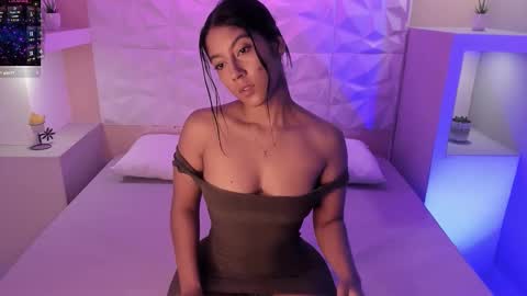 Snapshot of liizjones chatting on 19, 11, 2025 LiizJones online show from 19, 11, 2025