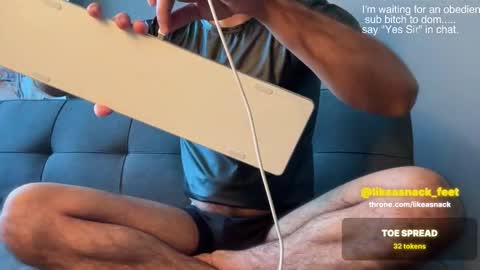 likeasnack online show from 17, 11, 2025